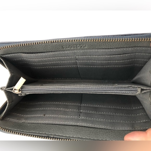 ROOTS Navy Canvas Wallet - Picture 7 of 8